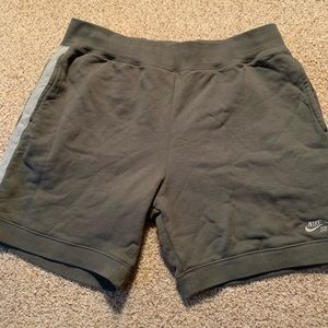 Nike shorts size large
